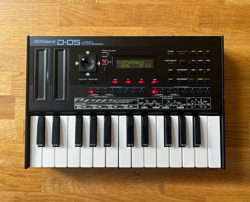 Roland digital keyboard - d-05,