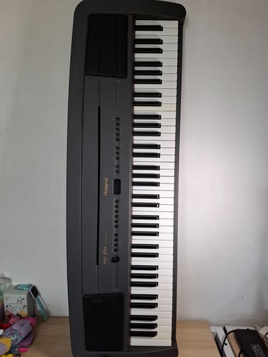 Roland ep760 keyboard semi - roland,