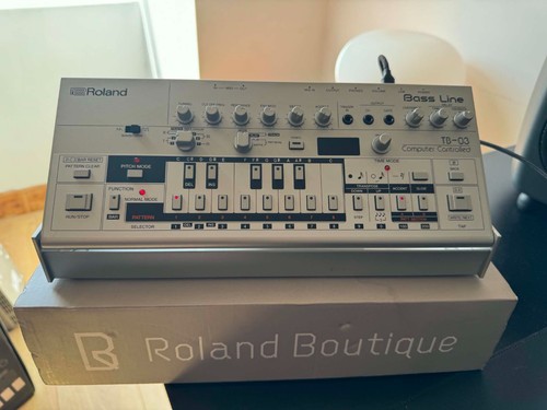 Roland boutique bass - roland,