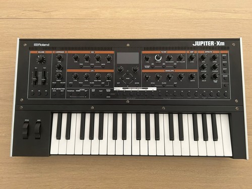 Roland jupiter portable - roland,