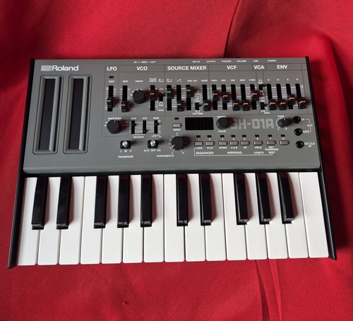 Roland 01a boutique synth - boutique,