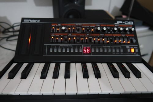 Roland boutique synth - jp-08,