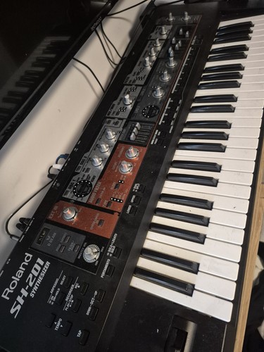 Roland 201 synthesiser - sh-201,