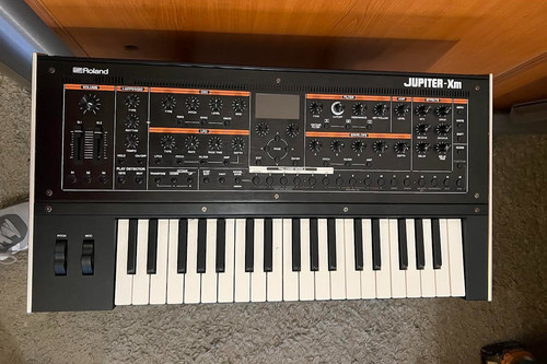 Roland jupiter portable - roland, jupiter-xm