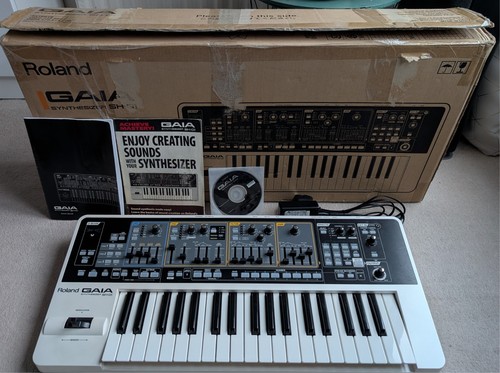 Roland gaia synthesiser - roland,